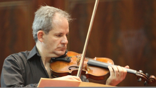 imagen Carlos Vieu, director | Daniel Robuschi, violín